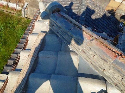 明石市の棟瓦の解体